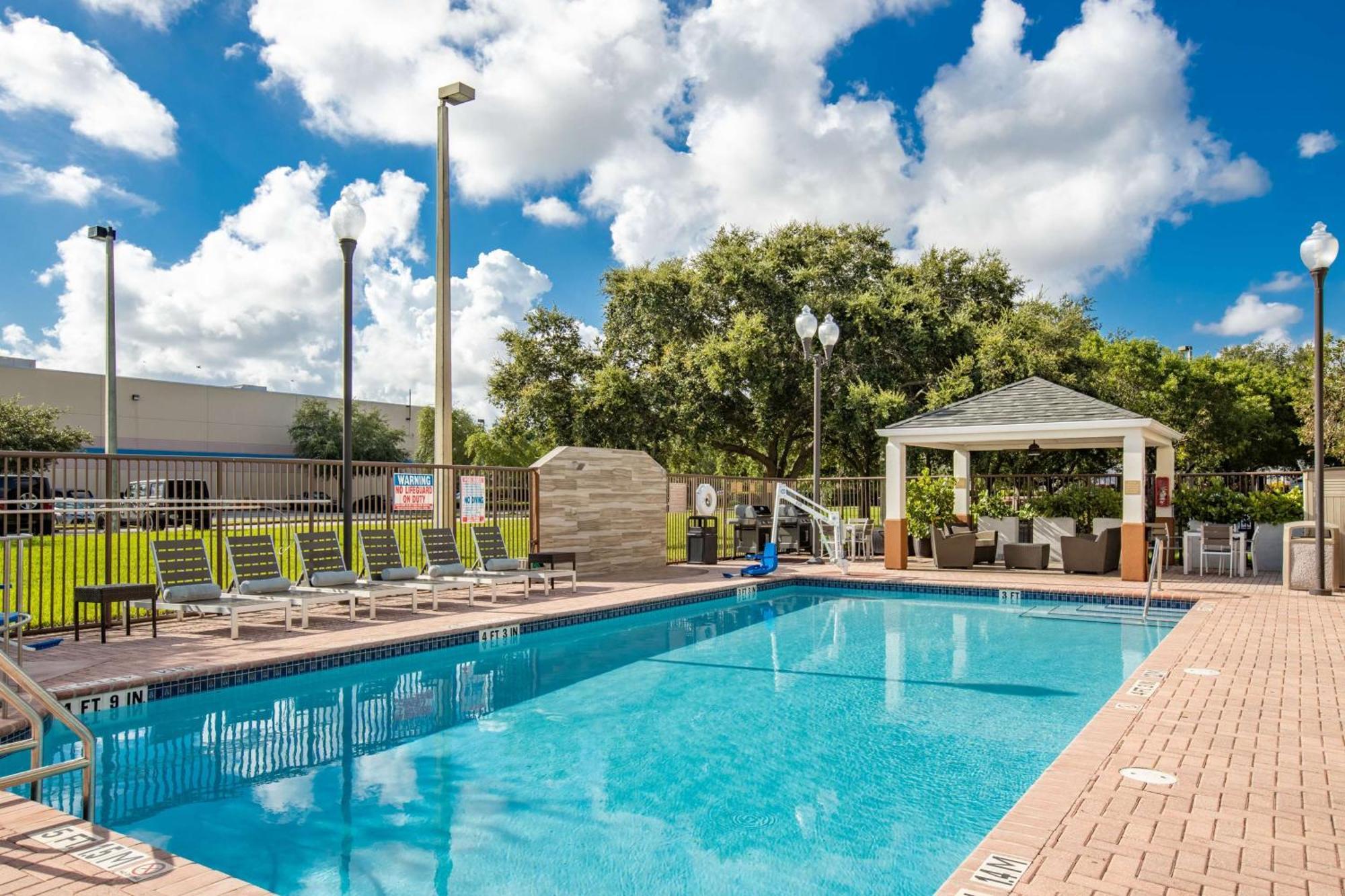 Sonesta Simply Suites Miami Airport Doral Exterior foto